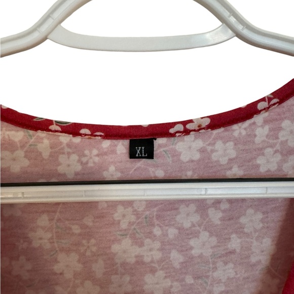 Women’s Red & White Short Sleeve Floral Pattern V-Neck Maternity Dress. Size XL. - Picture 5 of 8